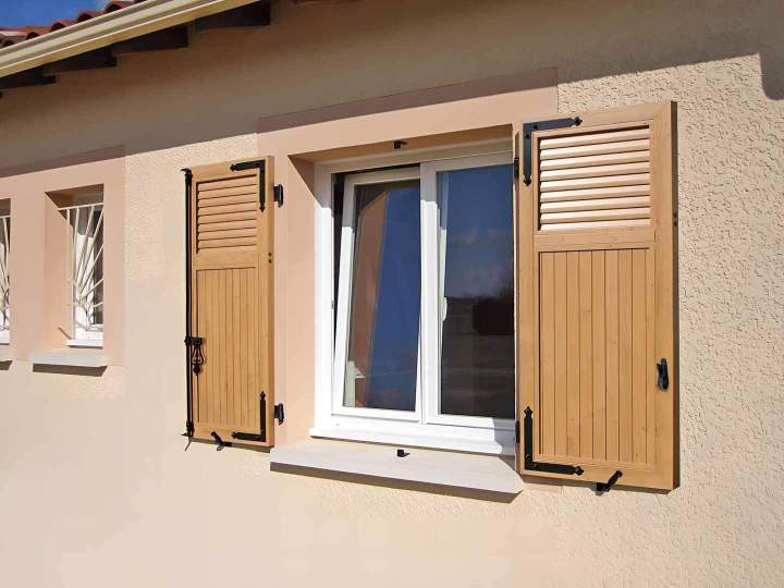 Installation de volets battants Lot