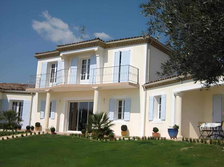 Volets battants en PVC Lot